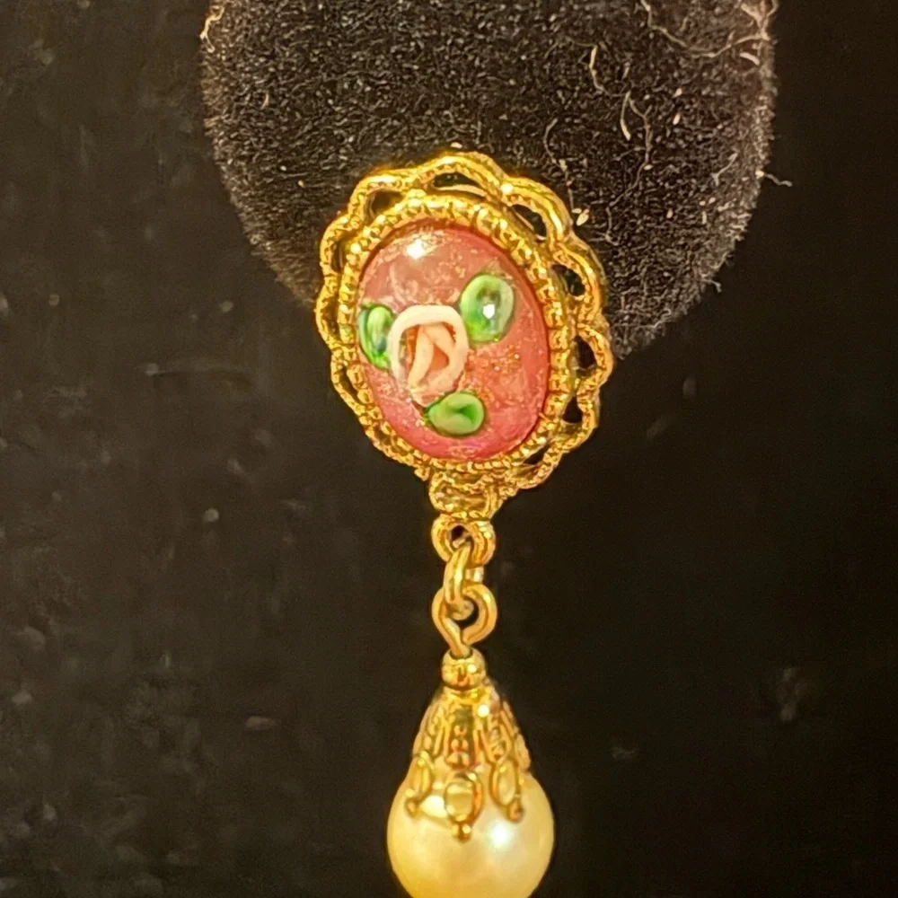 Vintage Avon Gold and Pink Drop Earrings with Green Accents - Picture 6 of 9